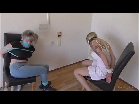 ❤️ Kev quav yeeb quav tshuaj / khi thiab gagged / damsel nyob rau hauv kev nyuaj siab ☑ Porn video ntawm peb ﹏